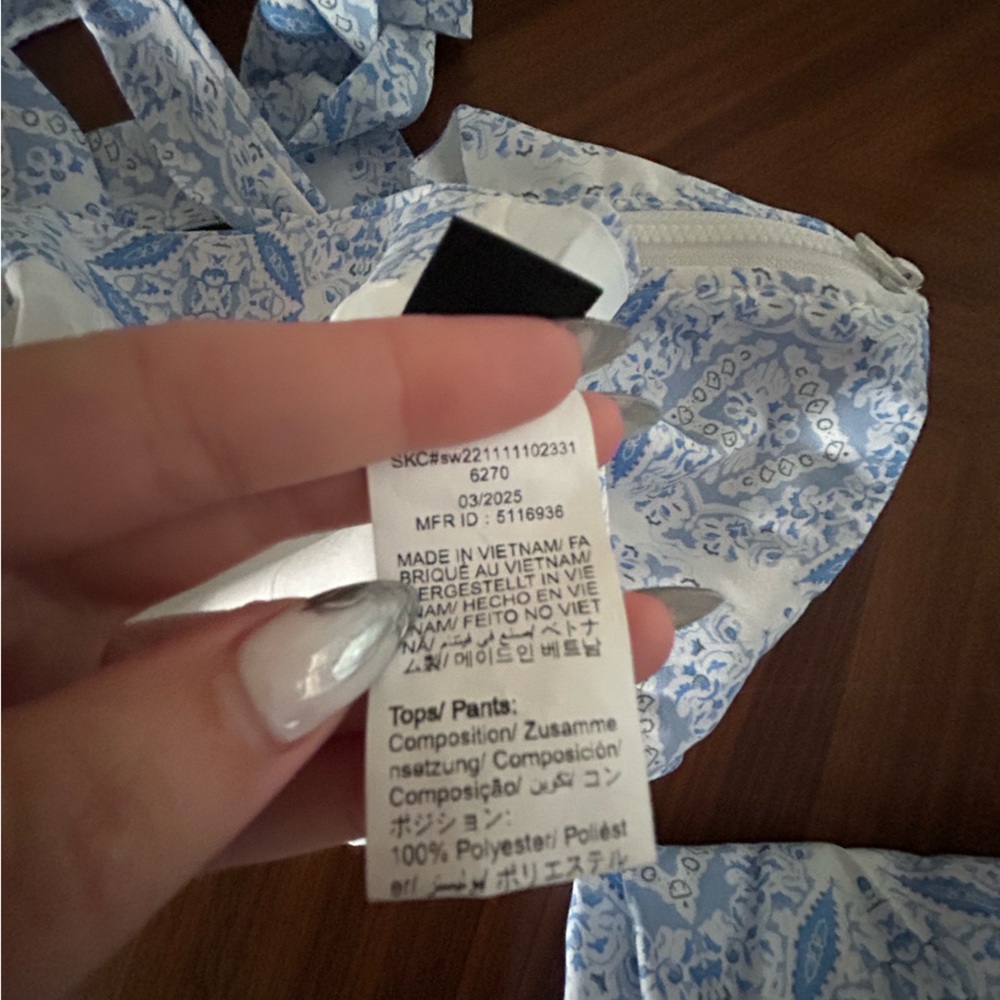 Blue and White Patterned set - Picture 6 of 7
